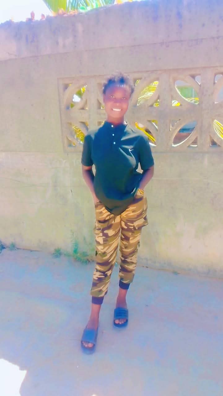 <em><strong>Fausia Joshoa</strong></em>
