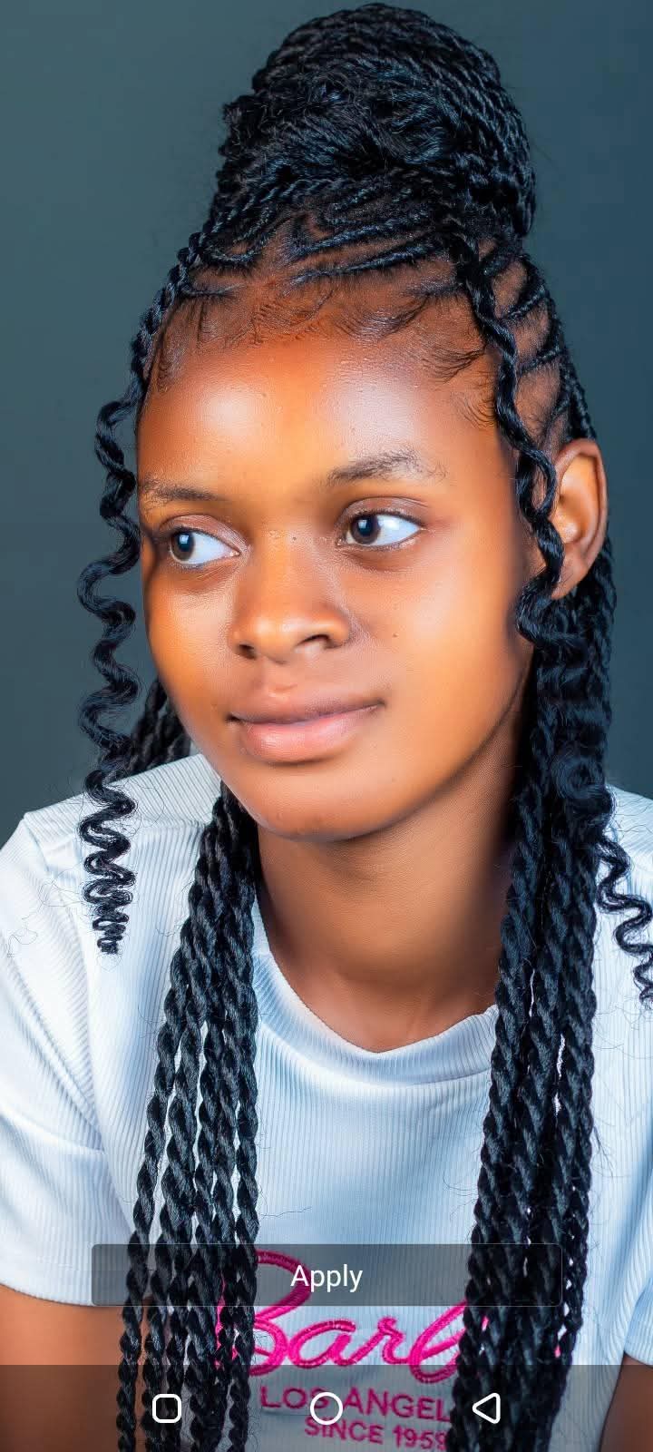 <em><strong>Helena Zandamela</strong></em>